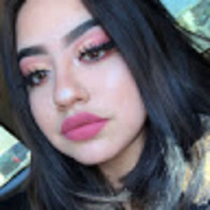 Meet your Posher, Estefany